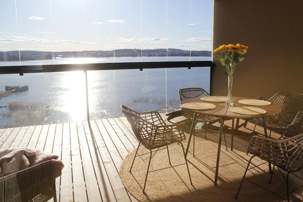 Luksuskolmio Jaervinaekoealalla Apartment